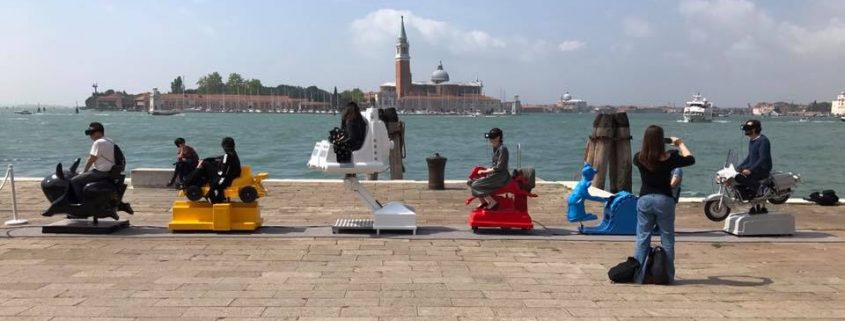 The Fair Grounds op de kade tijdens Biennale van Venetië, 2017